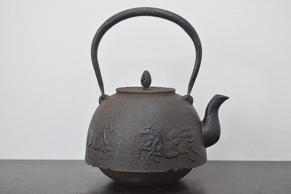 南部盛岡　利祥銘　鉄瓶(馬の図、茶道具)(R-046789)