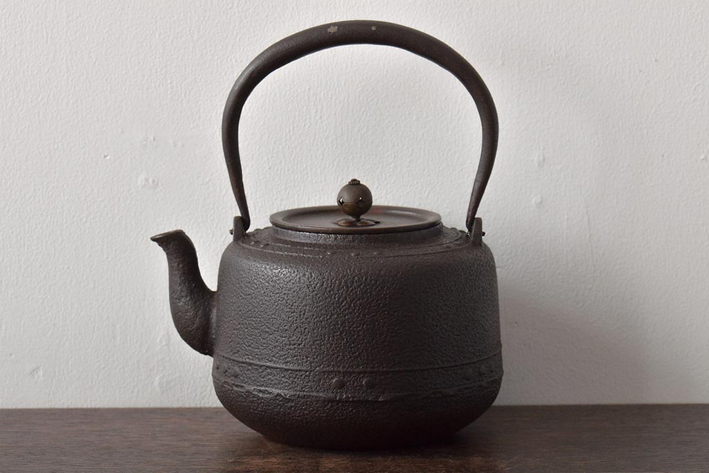 古い鉄瓶　銅蓋　銀象嵌取っ手　松と梅(茶道具)(R-046870)