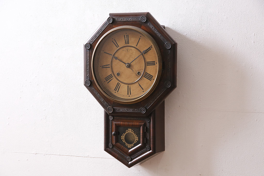 アンティーク時計 PENDULUM OCTAGON 細かい彫が上品さを演出する八角合
