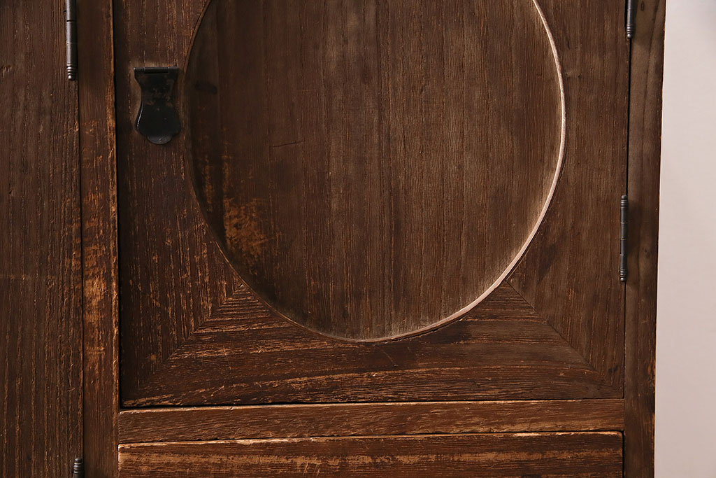 和製アンティーク　ガラスを入れて丸窓に!大正ロマン香る箪笥ローボード(収納棚)(R-047393)