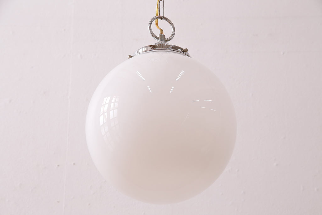 ビンテージ照明　シンプルな球体型の天井照明(ペンダントライト、吊り下げ照明)(R-047911)