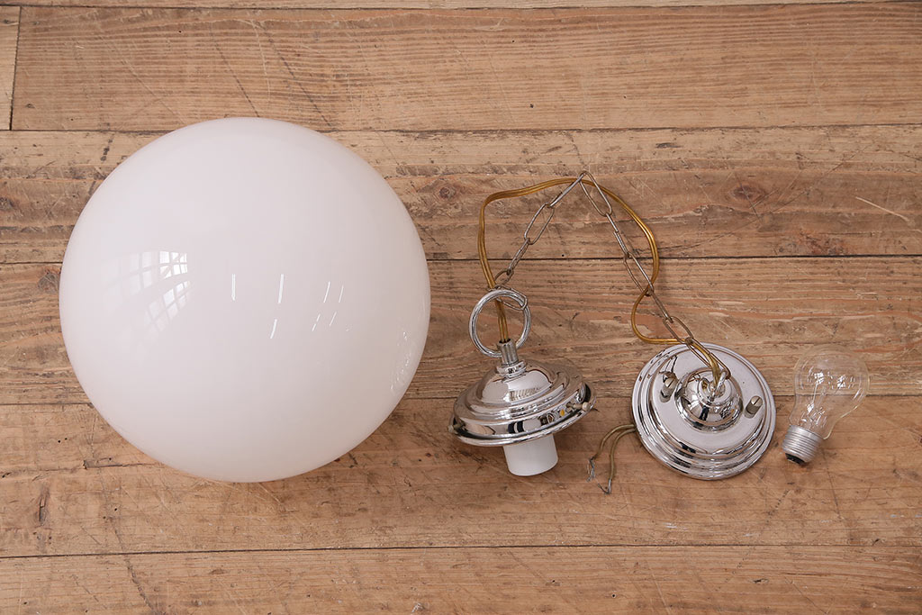 ビンテージ照明　シンプルな球体型の天井照明(ペンダントライト、吊り下げ照明)(R-047911)