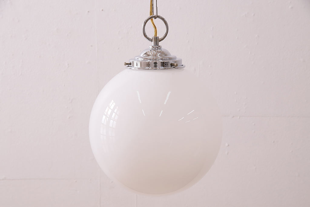 ビンテージ照明　シンプルな球体型の天井照明(ペンダントライト、吊り下げ照明)(R-047913)