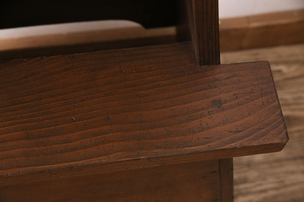 和製アンティーク　大きめサイズが嬉しい、ヒノキ材製のレトロな踏み台(ステップ台、飾り台、花台)(R-048426)