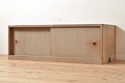 イギリスアンティーク　マホガニー材　クロウ&ボールの脚が風格を感じさせるハーフムーンキャビネット(ガラスケース、ショーケース、飾り棚、戸棚、収納棚、コンソールテーブル、半円)(R-065962)