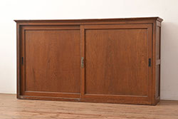 ヴィンテージ家具　イギリスビンテージ　ERCOL(アーコール)　Old Colonial(オールドコロニアル)　気品と風格が漂うカップボード(本棚、ブックシェルフ、食器棚)(R-045136)