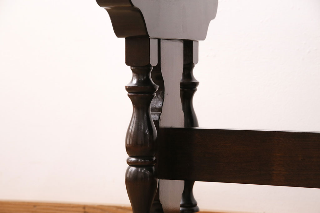 【セミオーダー家具実例】松本民芸家具の#29安川型卓に高品質リペアを施しました。天板と脚の間に木材を足して高さをご希望サイズにリサイズし、元の雰囲気そのままに仕上げました。(サイドテーブル、コンソールテーブル)