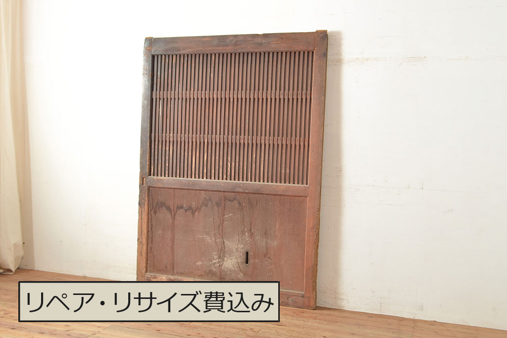 アンティーク建具 栗材・松材 整然と並ぶ縦桟が和モダンな印象の蔵戸 
