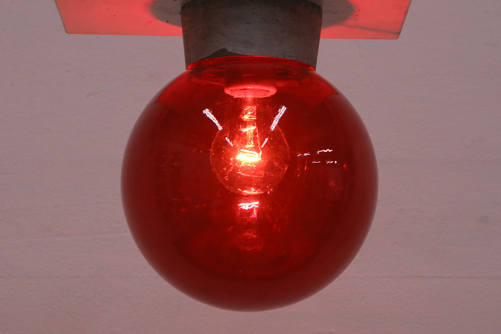 アンティーク照明　鮮やかな赤い色が空間のアクセントになる天井照明(シーリングライト)(R-049345)