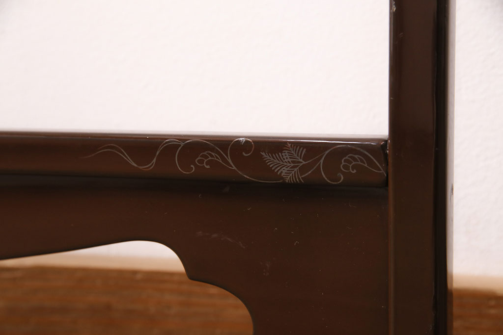 アンティーク雑貨　透かし彫りの意匠が上品な二つ折衣桁(ハンガーラック、着物掛け、衣装掛け、コートハンガー)(R-049354)