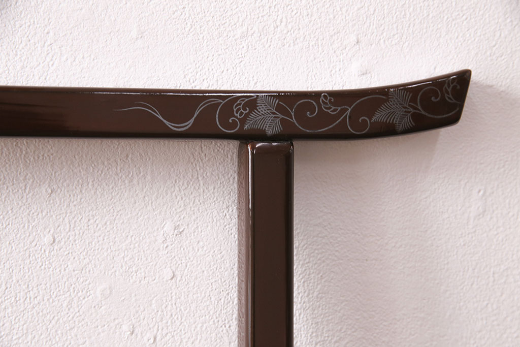 アンティーク雑貨　透かし彫りの意匠が上品な二つ折衣桁(ハンガーラック、着物掛け、衣装掛け、コートハンガー)(R-049354)