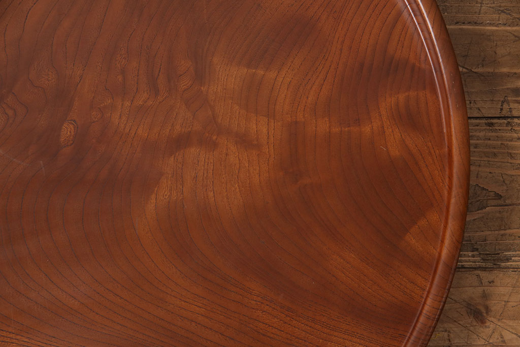 ヴィンテージ雑貨　昭和後期　総ケヤキ材　明るい木色と波のような杢目が魅力の丸盆(トレー、お盆、ビンテージ)(R-049374)