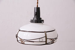 アンティーク照明　セルロイド装飾がアクセントの昭和レトロな雰囲気が漂う天井照明(吊り下げ照明、ペンダントライト、シェード)(R-049511)