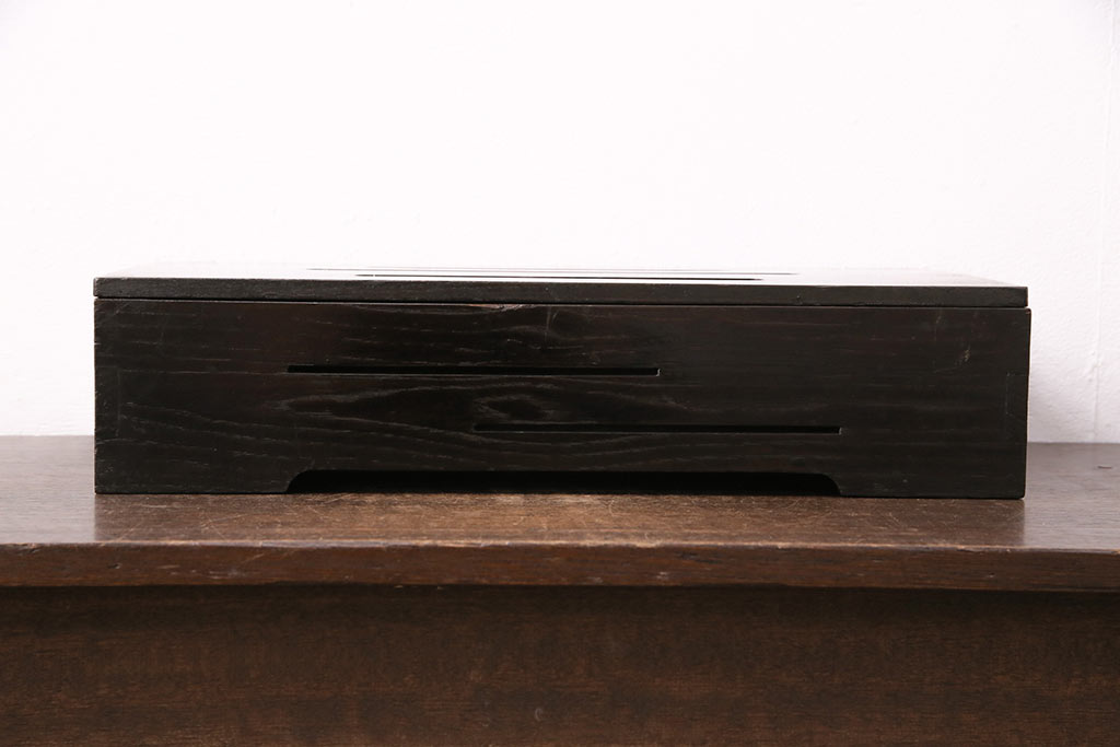 和製アンティーク　総栗材　漆塗りが上質な雰囲気を高める収納箱(木箱、小物収納)(R-049560)