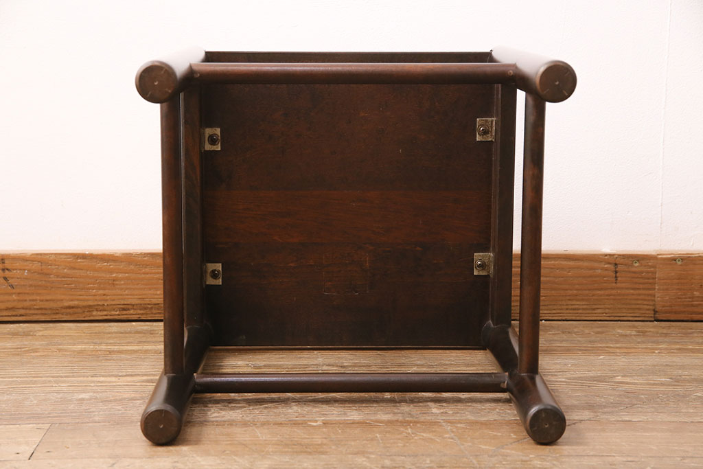 中古　北海道民芸家具　シンプルな佇まいがお部屋に取り入れやすい板座のスツール(花台、サイドテーブル、飾り台)(R-049759)