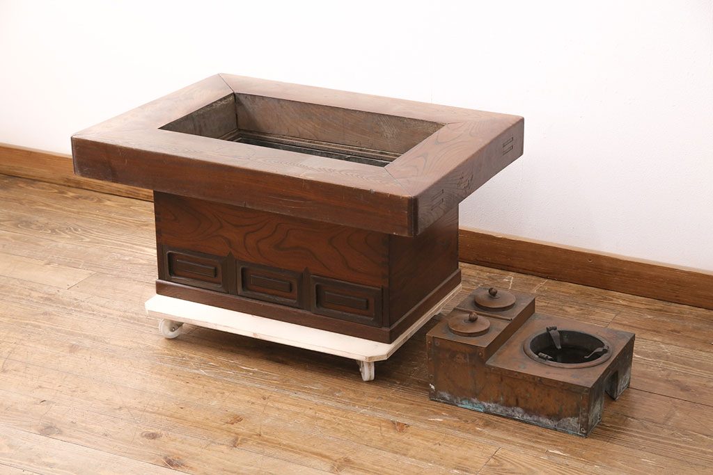 和製アンティーク 銅壺(銅壷)付き! 重厚な総ケヤキ材製の関西火鉢(木製