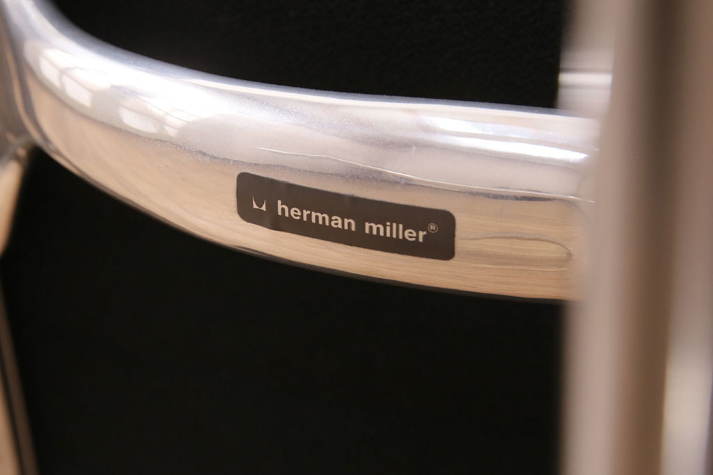 中古　美品　Hermanmiller(ハーマンミラー社)　イームズアルミナムグループ　サイドチェア(定価約19万円)(オフィスチェア、椅子)(R-050359)