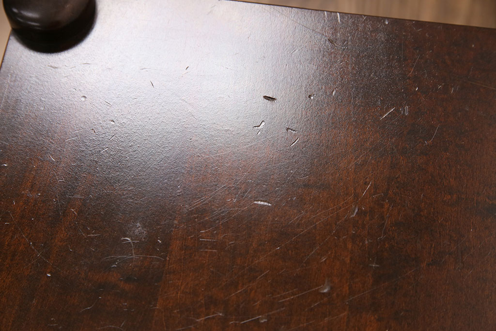 中古　北海道民芸家具　シンプルな佇まいがお部屋に取り入れやすい板座のスツール(花台、サイドテーブル、飾り台)(R-050510)