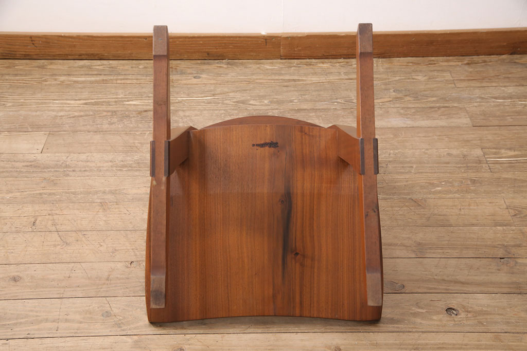 中古　ジョージナカシマ　コノイドチェア　すっきりとしたスタイリッシュな佇まいのダイニングチェア(イス、椅子)(R-050850)