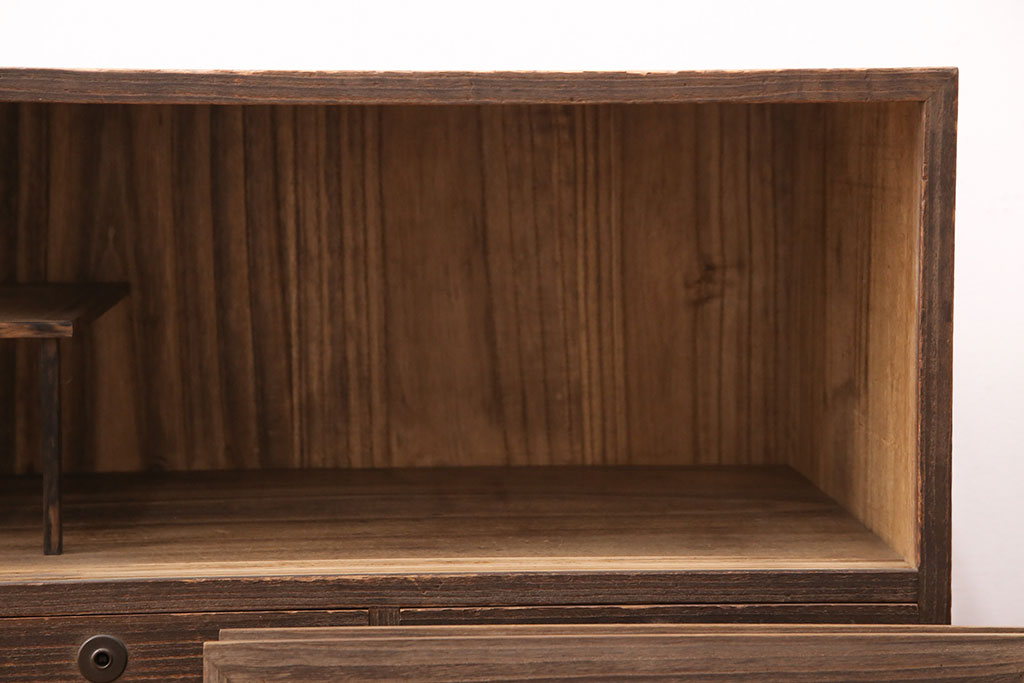 アンティーク家具　昭和初期　渋り色合いが魅力的な総桐材製の時代箪笥ローボード(サイドボード、リビングボード、桐箪笥、桐たんす)(R-051244)