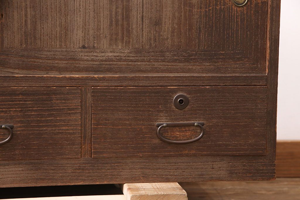 アンティーク家具　昭和初期　渋り色合いが魅力的な総桐材製の時代箪笥ローボード(サイドボード、リビングボード、桐箪笥、桐たんす)(R-051244)