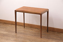 デンマークヴィンテージ　Silkeborg(シルケボー)社　ローズウッド材　無駄な装飾がないスタイリッシュなデザインが目を引くサイドテーブル(コーヒーテーブル、センターテーブル、ビンテージ)(R-051246)