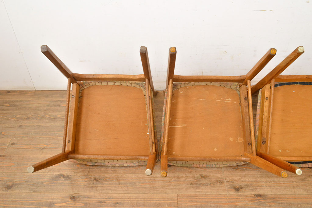 イギリスヴィンテージ　エルム材　エキゾチックな雰囲気のダイニングチェア4脚セット(椅子、イス、ビンテージ)(R-051508)
