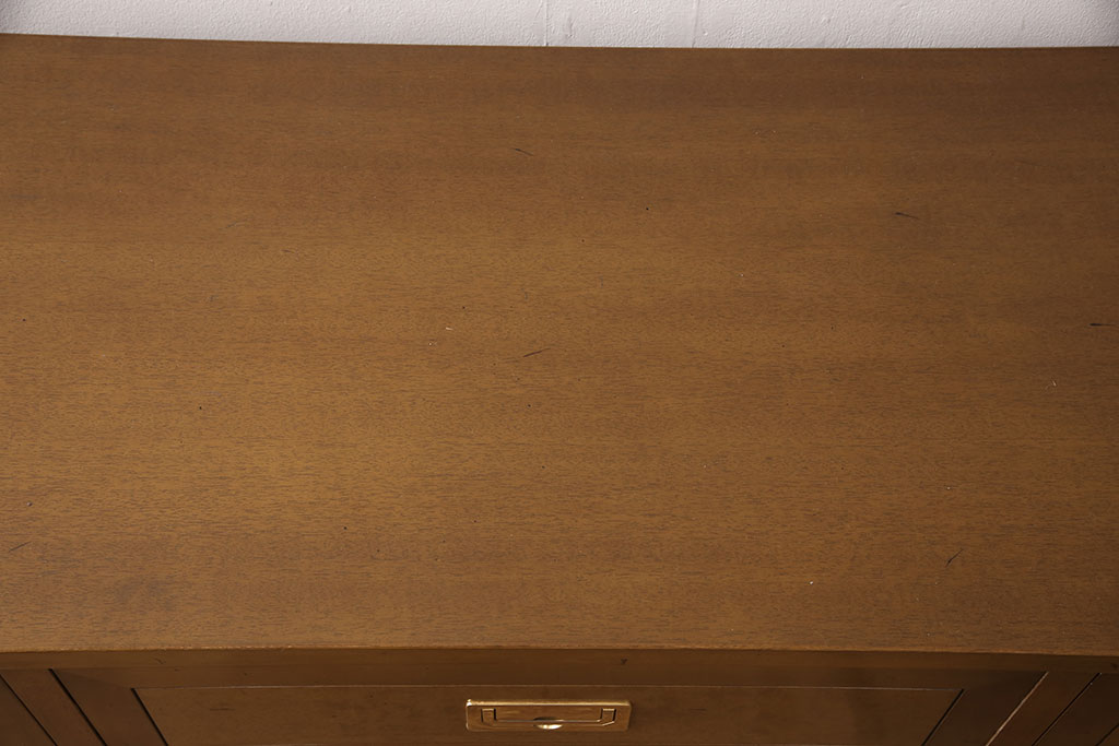 中古　美品　カリモク家具(karimoku)　domani(ドマーニ)　Morganton(モーガントン)　直線的でシンプルなデザインが目を引くサイドボード(定価約38万円)(ローボード、収納棚、引き出し、キャビネット)(R-052880)