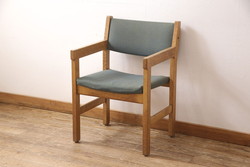 イギリスビンテージ　ペイント家具　ERCOL(アーコール)　優しげなアイボリーカラーが魅力のフープバックチェア(椅子、ダイニングチェア)