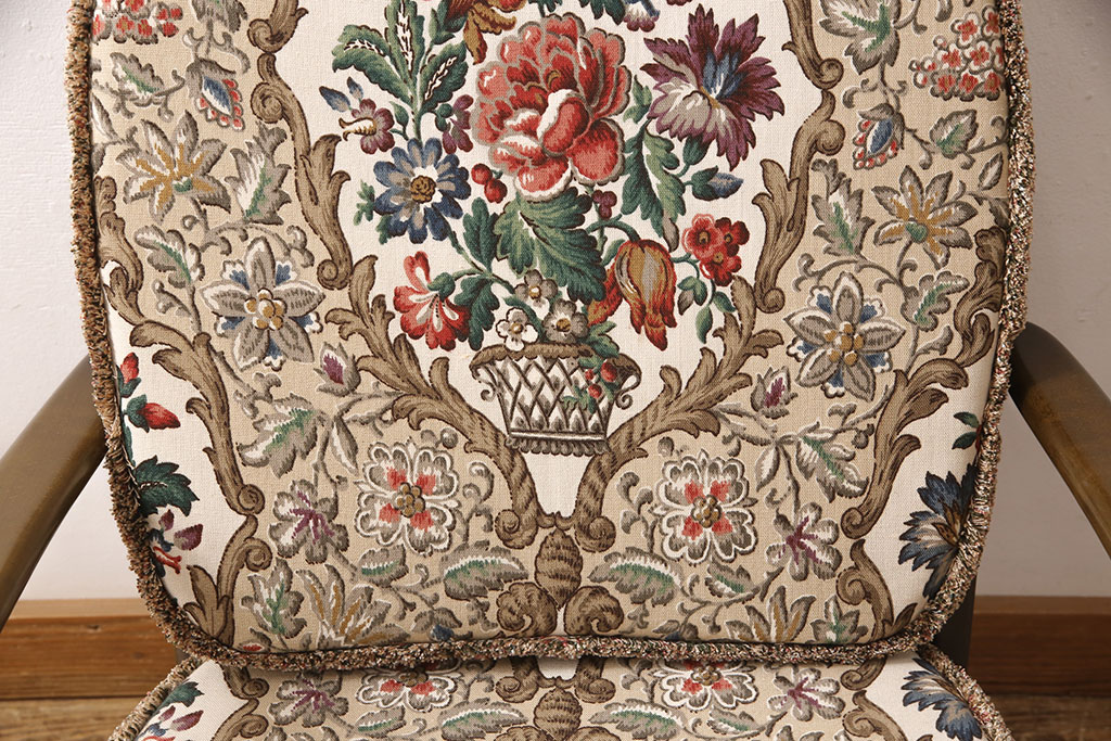 中古　美品　ERCOL(アーコール)　花柄のファブリックがお洒落な1人掛けソファ(ラウンジチェア、アームチェア、椅子、1シーターソファ)(R-052955)