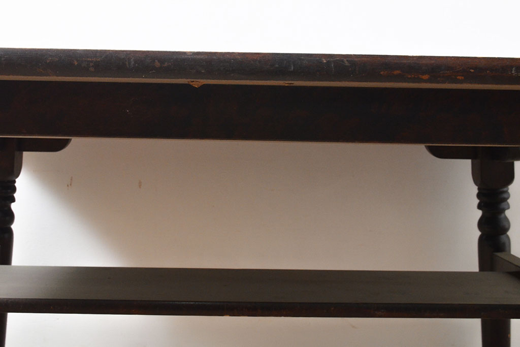 ビンテージ家具　松本民芸家具　洗練された佇まいが上品な棚付きダイニングテーブル(食卓、2人掛け、4人掛け、ヴィンテージ)(R-053213)