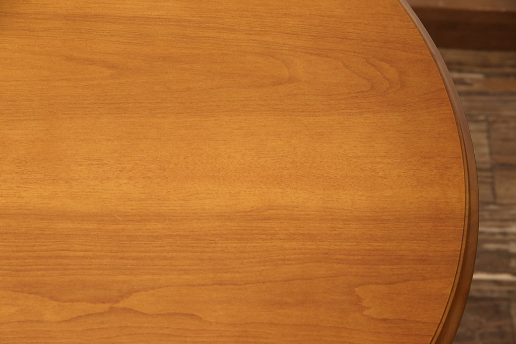 中古　美品　横浜クラシック家具　ダニエル(Daniel)　　レオナ (Leona)　A-317　温かみのある色合いが魅力の丸テーブル(ラウンドテーブル、コーヒーテーブル、サイドテーブル)(定価約21万円)(R-053267)