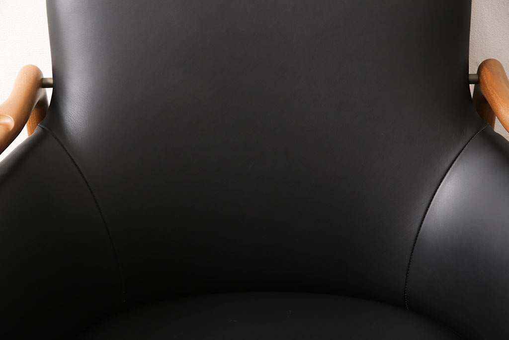 中古　超美品　キタニ(KITANI)　ウォールナット　フィン・ユールデザイン  FJ-01　美しさを感じさせる本革イージーチェア(レザー、アームチェア、椅子)(R-053447)