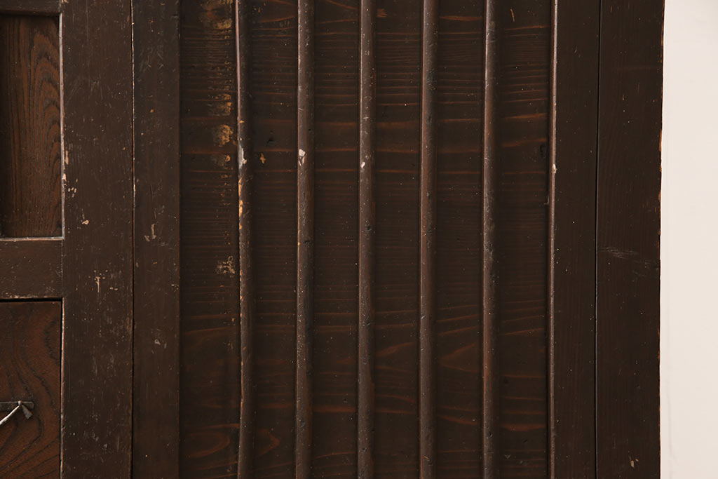 和製アンティーク　ヒノキ材・スギ材・引き出し前板ケヤキ材　趣ある佇まいとサイズ感が魅力的な階段タンス(和たんす、時代箪笥、収納箪笥、引き出し)(R-053453)