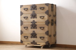 和製ビンテージ　屋久杉　金具と透かし彫りがアクセントの飾り棚(茶箪笥、茶棚、収納棚、サイドボード、ヴィンテージ)(R-053663)